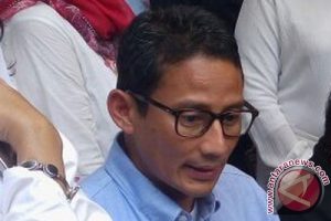 Sandiaga menahan haru saat nyanyi “rindu rasul”