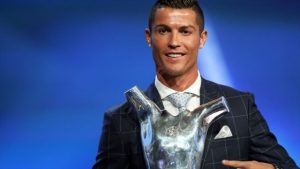 Cristiano Ronaldo pemain terbaik FIFA 2016