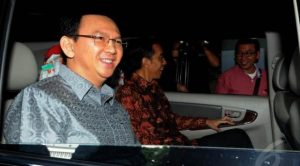 Penguasa terlihat mati-matian membela Ahok