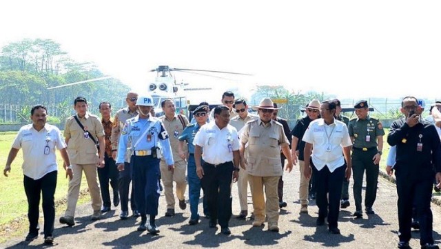 Apa makna dibalik busana khas Menhan Prabowo?