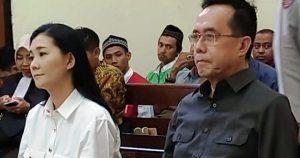 “Pernikahan palsu” bos Pasar Turi diungkap di pengadilan