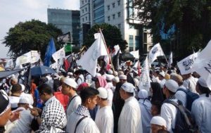 Massa reuni 212 bubar sambil lantunkan Shalawat