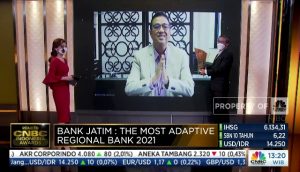 Bank Jatim Raih “The Most Adaptive Regional Bank” di CNBC Awards