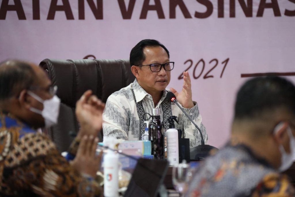 Percepat Vaksinasi, Mendagri Dorong Pemda Sultra Capai 70 Persen