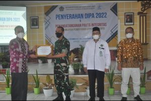 Korem 071/Wijayakusuma Terima Penghargaan Satker Terbaik