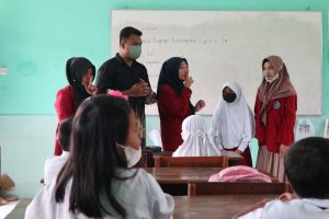 Umsida : Inovasi Sarana Belajar Sambil Bermain di SDN Banjarsari