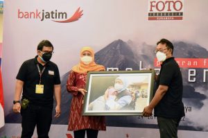 Solidaritas Kemanusiaan Lewat 50 Foto Mahameru Karya PFI Surabaya