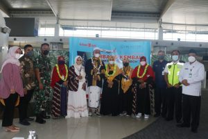 Keberangkatan Perdana Umrah di Bandara Juanda