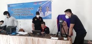 Dukcapil Jemput Terbitkan 912 Dokumen  Kependudukan Warga Tulin Onsoi