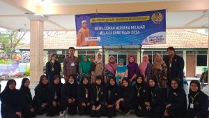 Tumbuhkan Minat Literasi dan Numerasi, KKN-T Unesa Beri Edukasi Anak-Anak