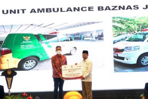 Bank Jatim Serahkan 1 Unit Ambulance ke BAZNAS Jatim