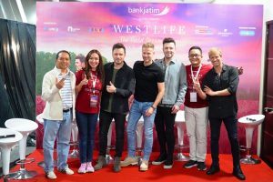 Manjakan Nasabah, Bank Jatim Gelar Konser Westlife di JIE Surabaya