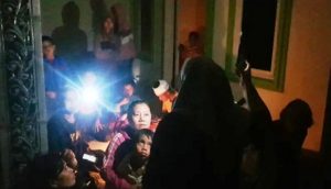 Diterjang Puting Beliung, Warga Sidokepung Sidoarjo Mengungsi