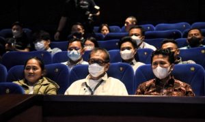 Wagub Emil dan Deddy Mizwar Nonton Bareng Film ‘Tegar’