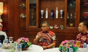 Sekjen PDIP Gelar Pertemuan Tertutup Bareng Khofifah dan Eri Cahyadi