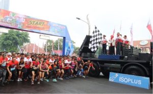 Gubernur Khofifah Lepas Ribuan Peserta Jatim Run For Heroes 2022