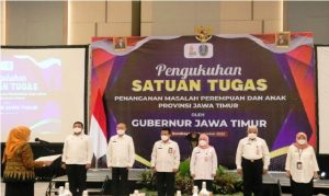 Gubernur Khofifah Kukuhkan Satgas Perlindungan Perempuan dan Anak