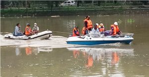 Patroli Air Jatim  Temukan Bangunan Liar dan Sampah di Sempadan Kali Surabaya