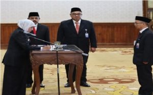 Gubernur Khofifah Lantik Kepala Perwakilan BPKP Jatim