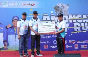 Wujudkan Kemandirian Ekonomi, Bank Jatim Serahkan Dua CSR di Lamongan & Lumajang