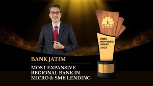 Kinerja Moncer, Bank Jatim Sabet Penghargaan Road To CNBC Indonesia Awards 2023 Best Regional Banks