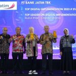 Konsisten Lakukan Transformasi Digital, Bank Jatim Borong 2 Penghargaan di Ajang TOP Digital Awards 2023