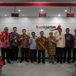 Dikunjungi Ditjen Dukcapil Kemendagri dan Bank Dunia, Bank Jatim Pimpin Inovasi dan Jadi Pionir di Indonesia dalam Penerapan IKD