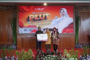 Dukung Dunia Pendidikan, Pariwisata, Hingga UMKM, Bank Jatim Salurkan CSR ke Pemkot Mojokerto dan Pemkab Sumenep