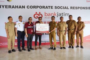 Permudah Layanan Perizinan, Bank Jatim Berikan Satu Mobil Layanan Keliling Kepada Pemkab Tulungagung