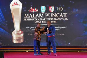 Raih PWI Jatim Award 2024, Bank Jatim Boyong Penghargaan Bidang Sport Achievement