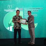 Dukung Penurunan Emisi Karbon, Bank Jatim Sabet Penghargaan dari Investortrust.id & BGK Foundation