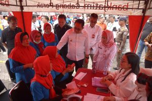 Bank Jatim Dukung Pemprov Jawa Timur Salurkan Bantuan ke Ribuan Buruh Pabrik Rokok