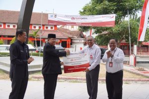 Tambah Daya Tarik Wisata Kota Blitar, Bank Jatim Berikan Bantuan Pembangunan Replika Pesawat Terbang dan Pedestal di Museum PETA