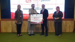 Wujudkan Tanggung Jawab Sosial Perusahaan Kepada Lingkungan, Bank Jatim Salurkan CSR Ke Dua Pemkab Sekaligus