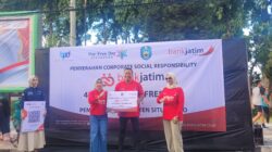 Dukung Pertumbuhan Ekonomi Situbondo, Bank Jatim Serahkan CSR 455 Unit Tenda Portabel untuk UMKM