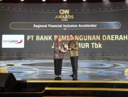Konsisten Dukung Literasi & Inklusi Keuangan di Jawa Timur, Bank Jatim Sabet Penghargaan dari CNN Indonesia
